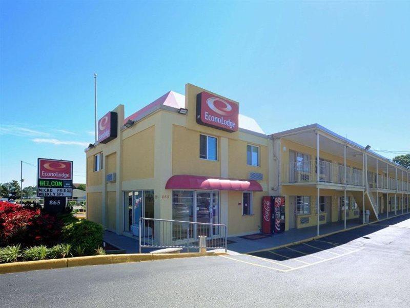 Econo Lodge At Military Circle Norfolk Exteriör bild