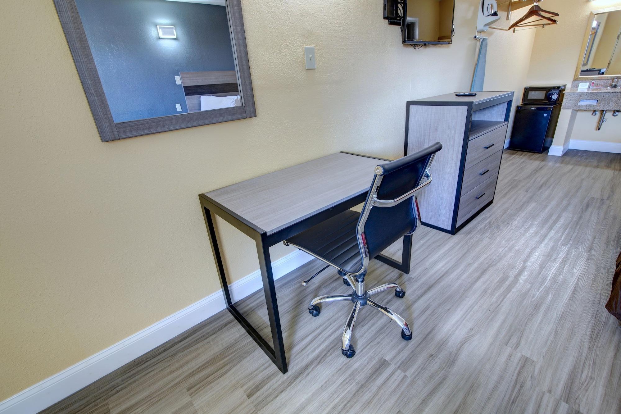 Econo Lodge At Military Circle Norfolk Exteriör bild