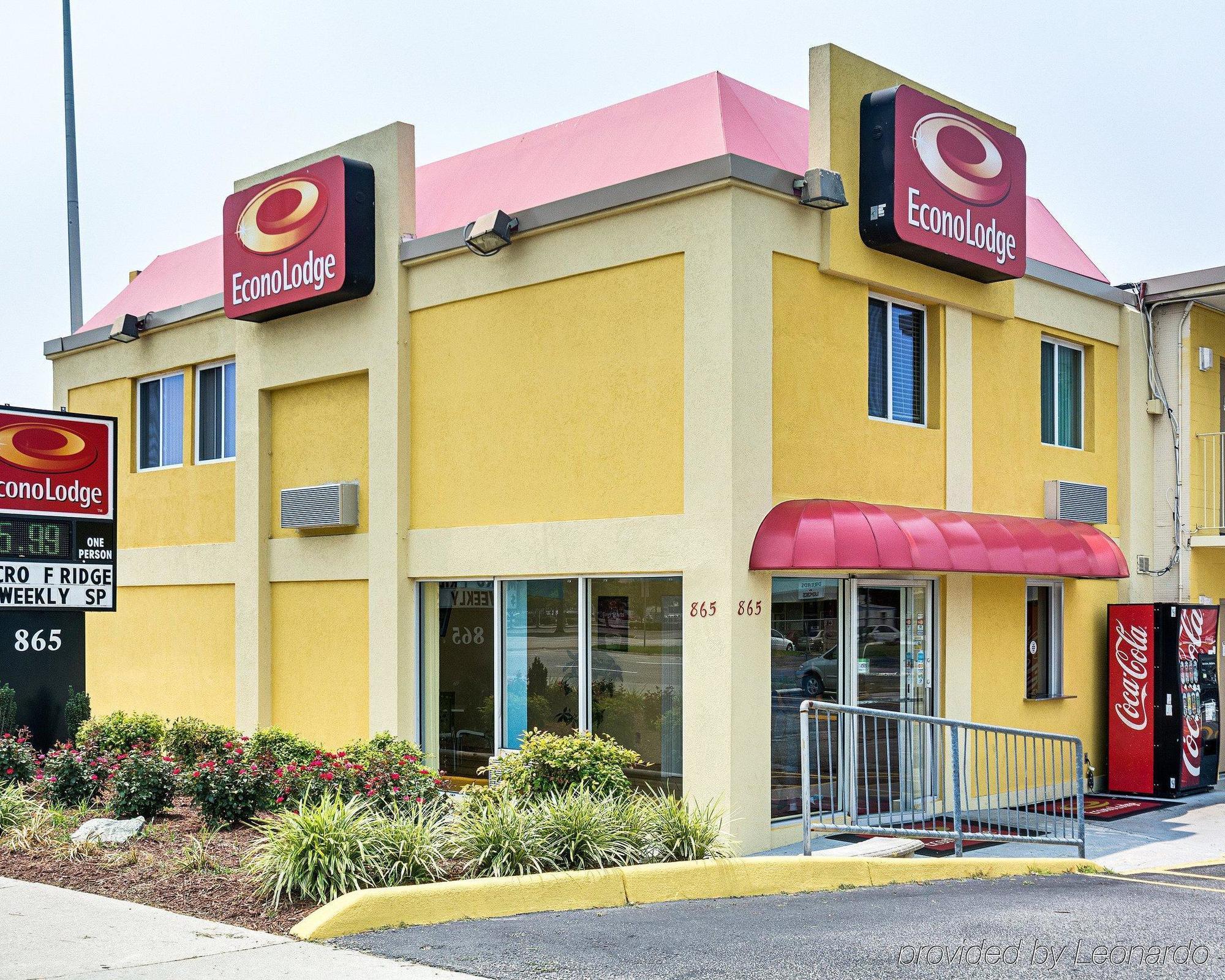 Econo Lodge At Military Circle Norfolk Exteriör bild