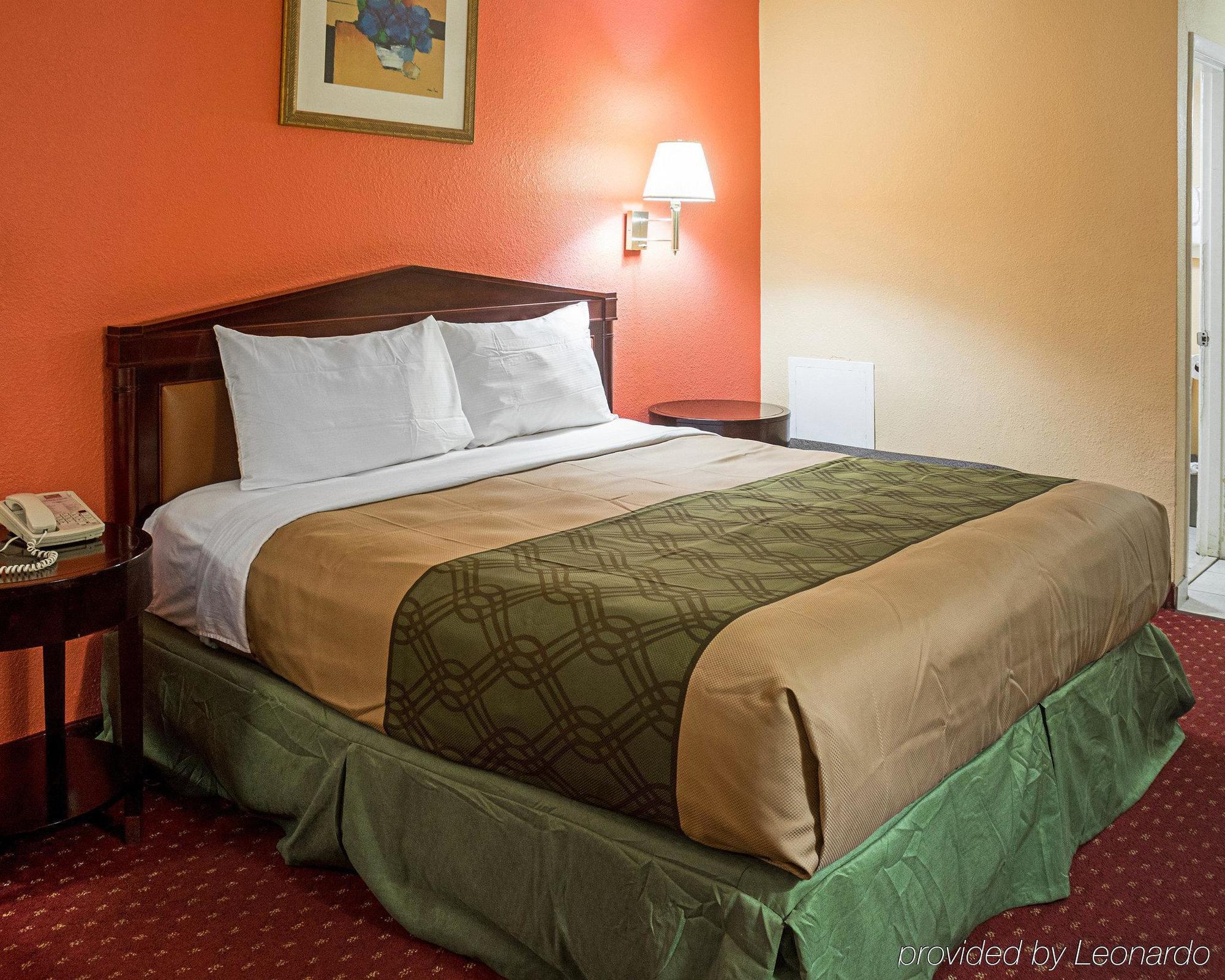 Econo Lodge At Military Circle Norfolk Exteriör bild