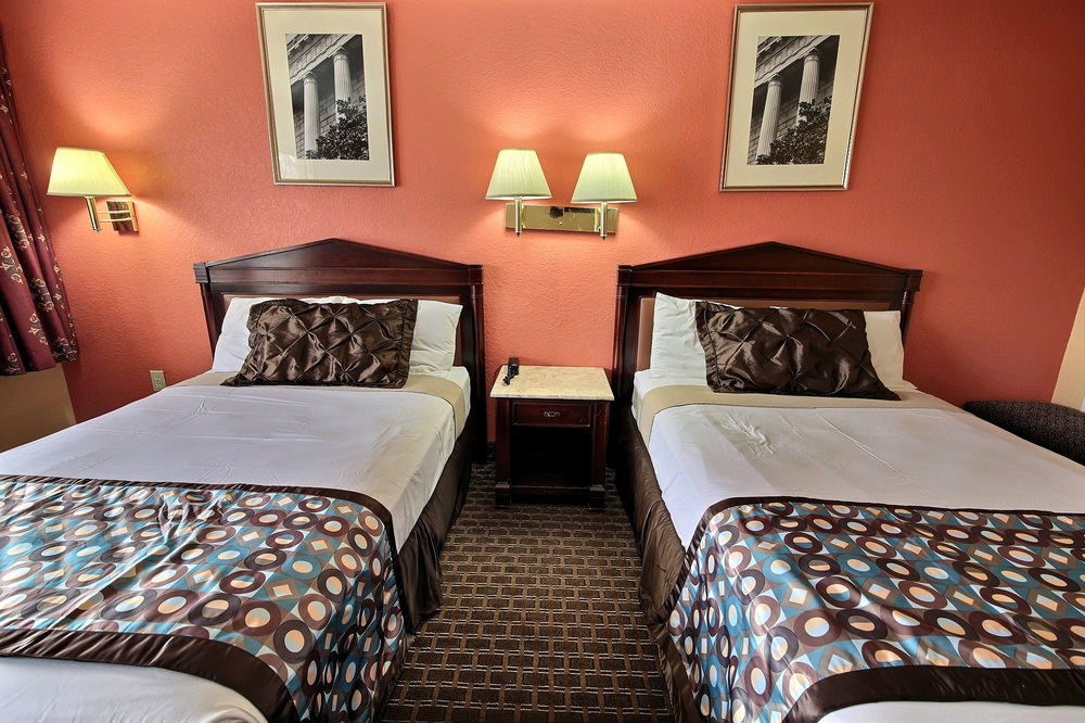 Econo Lodge At Military Circle Norfolk Exteriör bild