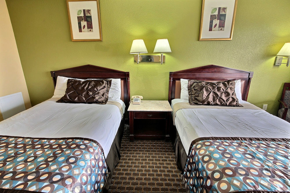 Econo Lodge At Military Circle Norfolk Exteriör bild