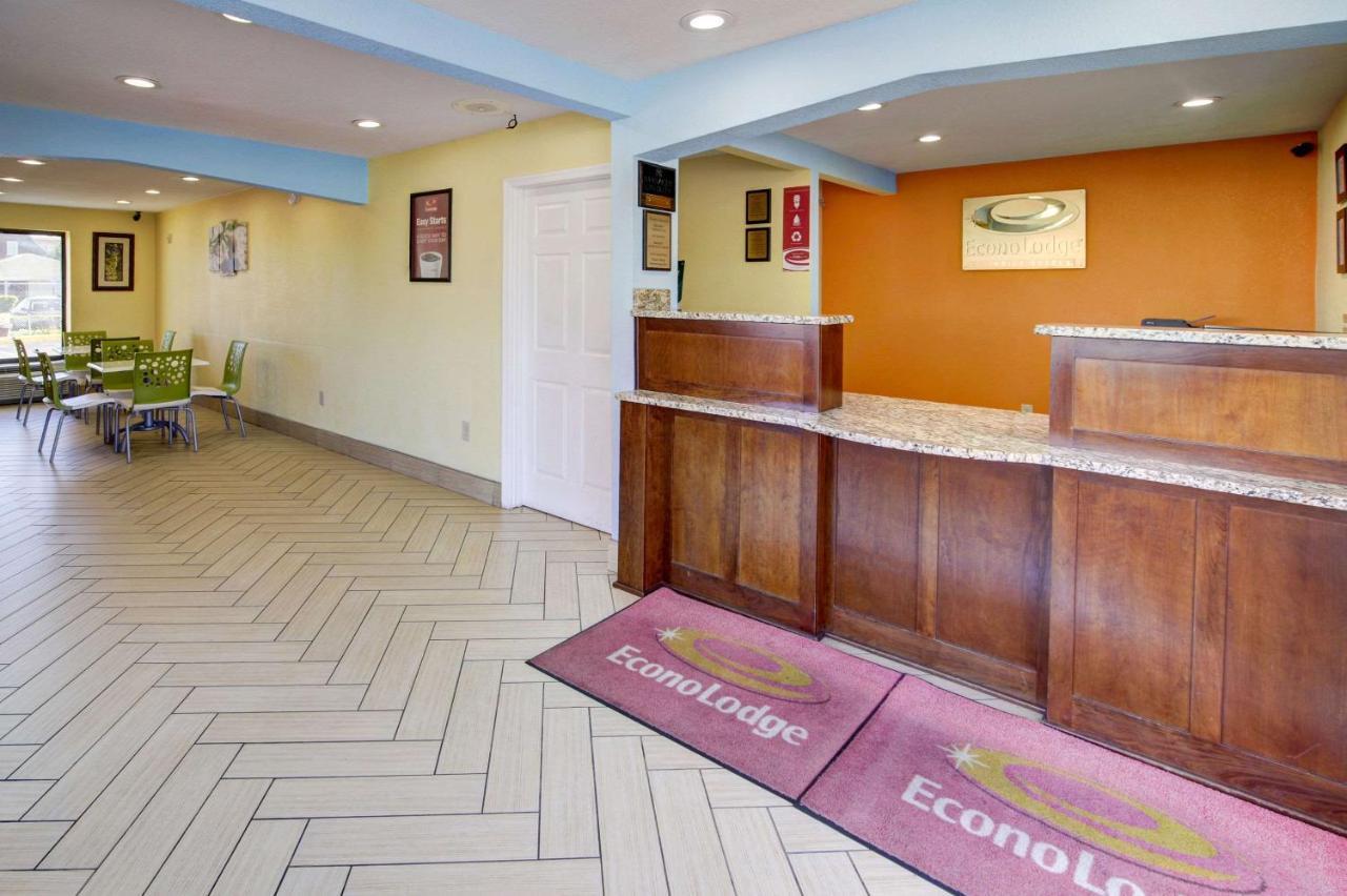 Econo Lodge At Military Circle Norfolk Exteriör bild